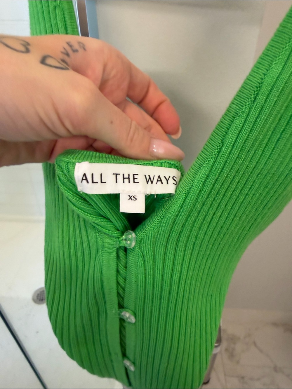 Bright Green Ribbed Button-Front Tank - Picture 3 of 4